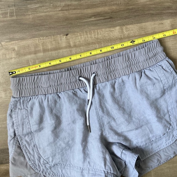 [Athleta] Beachside Bali Linen Shorts 4 - Picture 4 of 8